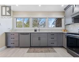 30 LYNNDALE Road - 12