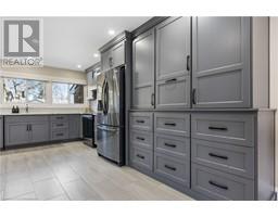 30 LYNNDALE Road - 15