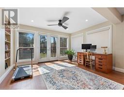 30 LYNNDALE Road - 17
