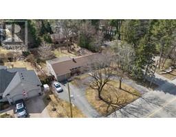 30 LYNNDALE Road - 5