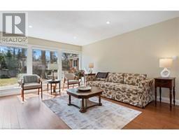30 LYNNDALE Road - 7