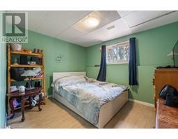 32 DIXON Drive - 18