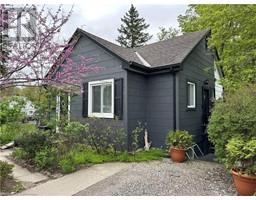 78 QUEENSWAY Drive E - 2