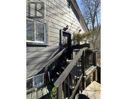 78 QUEENSWAY Drive E - 44
