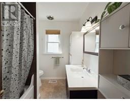 576 ORCHARD Avenue - 21
