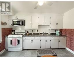 576 ORCHARD Avenue - 26