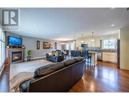 43 BERKLEY Crescent - 3
