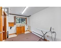 2210 1ST CONC RD STR Concession E - 24
