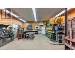 2210 1ST CONC RD STR Concession E - 36
