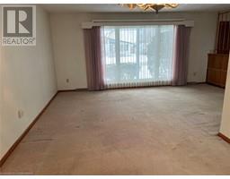 6 HOLDEN Avenue - 6