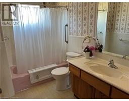 6 HOLDEN Avenue - 7