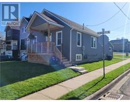 204 QUEEN Street S - 1