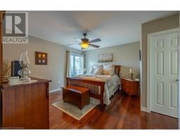 73 UPPER CANADA Drive - 15