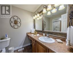 73 UPPER CANADA Drive - 17
