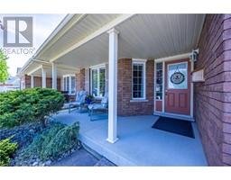 73 UPPER CANADA Drive - 2