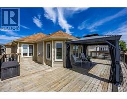 73 UPPER CANADA Drive - 25
