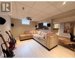 49 KELLY Drive - 27