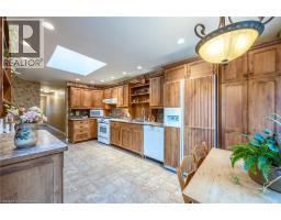 222 DUNCOMBE Road - 12