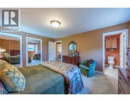 222 DUNCOMBE Road - 19