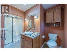 222 DUNCOMBE Road - 20