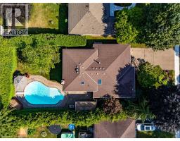 222 DUNCOMBE Road - 45