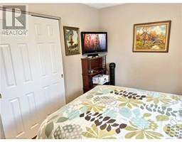 66 CRESTLYNN Crescent - 23