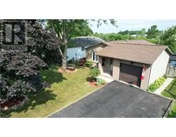 66 CRESTLYNN Crescent - 3