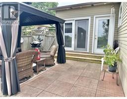 66 CRESTLYNN Crescent - 42