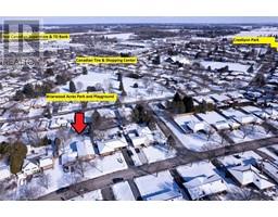 53 BERKLEY Crescent - 36
