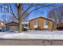 53 BERKLEY Crescent - 39