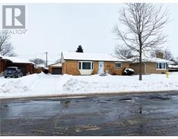 123 CONNAUGHT Avenue - 3