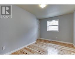 27 SIMSON Avenue - 16
