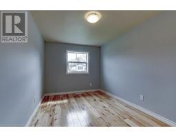 27 SIMSON Avenue - 19