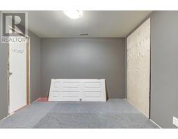 27 SIMSON Avenue - 28