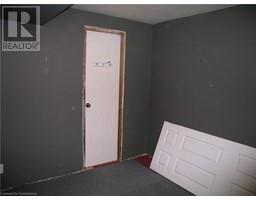 27 SIMSON Avenue - 38
