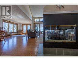 16 DEAN Avenue - 16