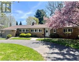 30 LYNNDALE Road - 2
