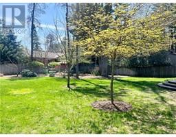 30 LYNNDALE Road - 29