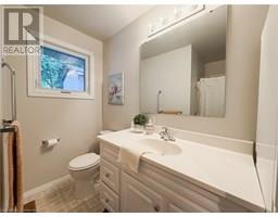 15 FAIRVIEW Drive - 17