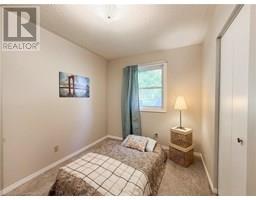 15 FAIRVIEW Drive - 19
