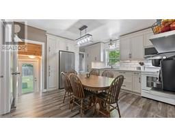 81 E CHURCH Street E - 14
