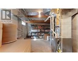81 E CHURCH Street E - 23