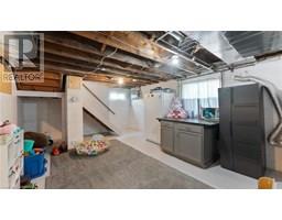 81 E CHURCH Street E - 24