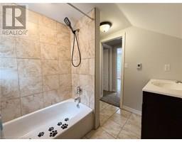 256 HEAD Street S - 25
