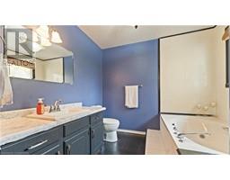 18 RUTHERFORD Drive - 18