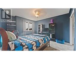 18 RUTHERFORD Drive - 20