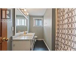 18 RUTHERFORD Drive - 22