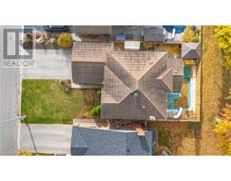 18 RUTHERFORD Drive - 3