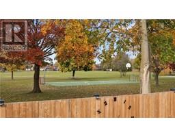 18 RUTHERFORD Drive - 33