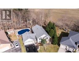 65 WINTERGREEN CRES - 4